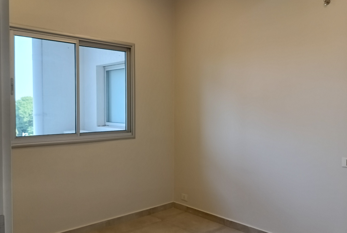 Vendo Dpto. en Edif LIFE Bruselas S/ Bruselas casi San Martín Barrio Ykua Sati