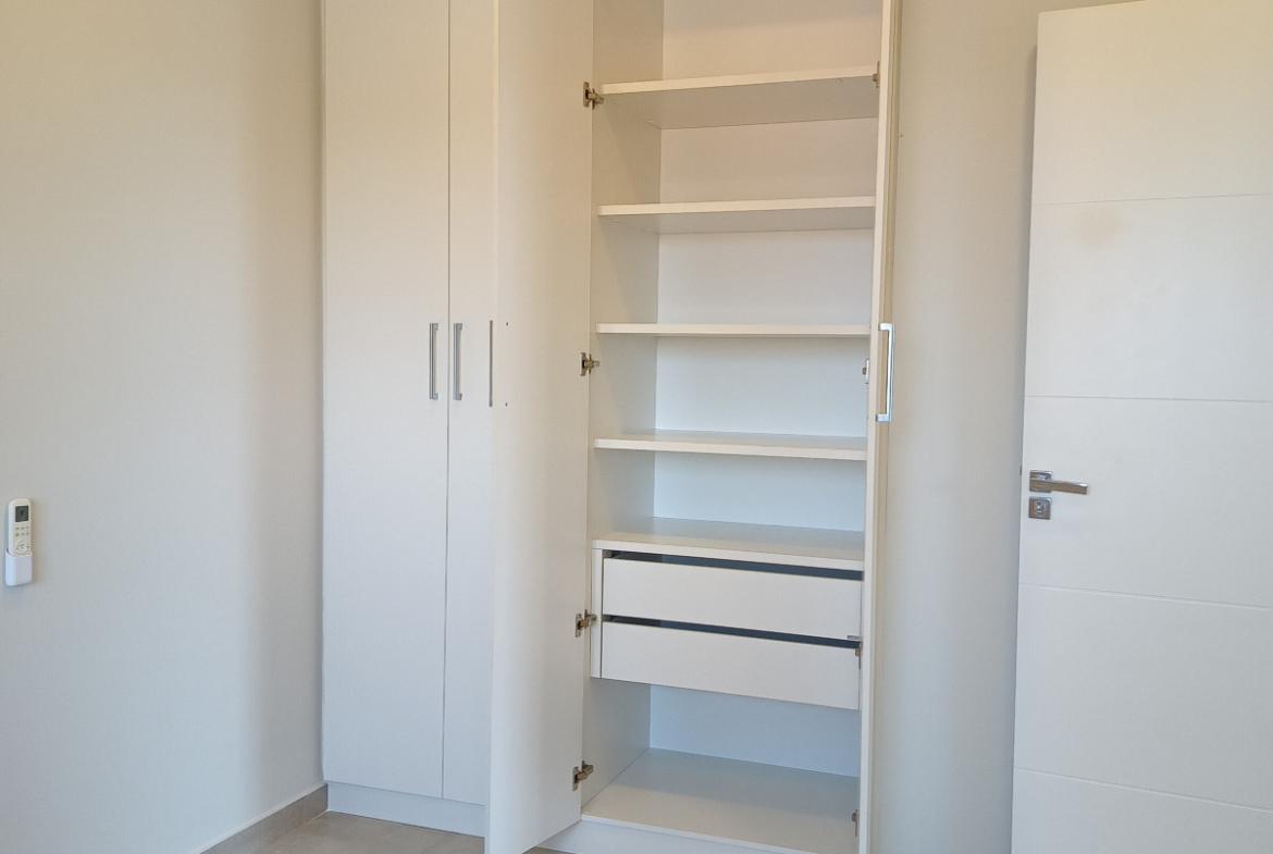 Vendo Dpto. en Edif LIFE Bruselas S/ Bruselas casi San Martín Barrio Ykua Sati