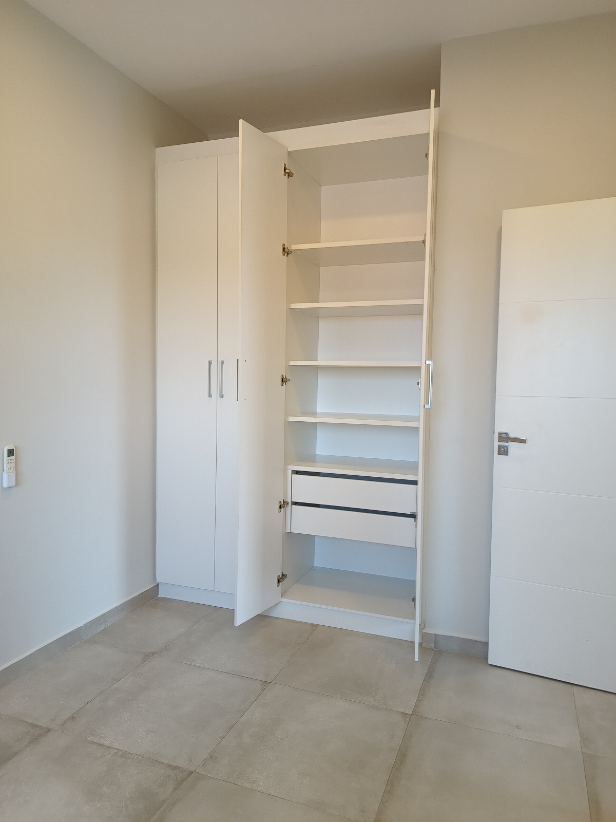 WhatsApp Image 2023-11-09 at 6.35.20 PM Vendo Dpto. en Edif LIFE Bruselas S/ Bruselas casi San Martín Barrio Ykua Sati